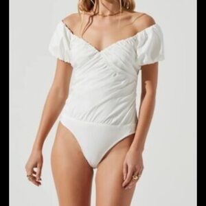 Astr Cream Off-Shoulder Bodysuit